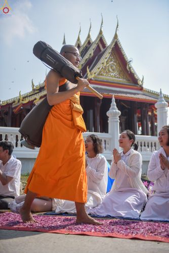 ภาพ No.299387:วันที่ 18 มกราคม พ.ศ. 2569 พิธีต้อนรับพระธรรมยาตรา ณ อนุสรณ์สถานลำดับที่ 5 สถานที่เผยแผ่วิชชาธรรมกายครั้งแรก อนุสรณ์สถานบางปลา วัดบางปลา อำเภอบางเลน จังหวัดนครปฐม ในโครงการธรรมยาตรา กตัญญูบูชา มหาปูชนียาจารย์ พระมงคลเทพมุนี(สด จนฺทสโร) พระผู้ปราบมาร อนุส