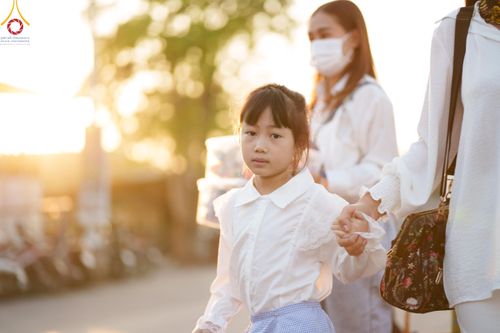 ภาพ No.185728:พิธีตักบาตรพระ 10,000 รูป ครั้งที่ 3 เนื่องในโอกาส 193 ปี จังหวัดกาญจนบุรี อุทิศส่วนกุศลให้แด่บรรพชน และเพื่อช่วยเหลือผู้ประสบภัยพิบัติต่างๆ วันเสาร์ที่ 21 ธันวาคม พ.ศ. 2567