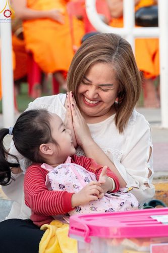 ภาพ No.185732:พิธีตักบาตรพระ 10,000 รูป ครั้งที่ 3 เนื่องในโอกาส 193 ปี จังหวัดกาญจนบุรี อุทิศส่วนกุศลให้แด่บรรพชน และเพื่อช่วยเหลือผู้ประสบภัยพิบัติต่างๆ วันเสาร์ที่ 21 ธันวาคม พ.ศ. 2567