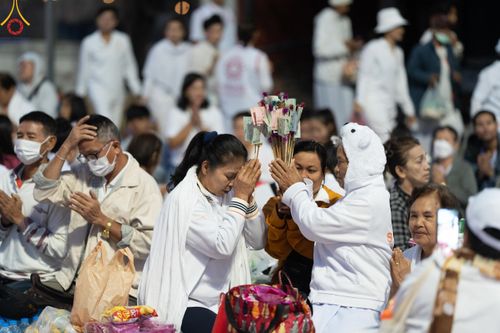 ภาพ No.185735:พิธีตักบาตรพระ 10,000 รูป ครั้งที่ 3 เนื่องในโอกาส 193 ปี จังหวัดกาญจนบุรี อุทิศส่วนกุศลให้แด่บรรพชน และเพื่อช่วยเหลือผู้ประสบภัยพิบัติต่างๆ วันเสาร์ที่ 21 ธันวาคม พ.ศ. 2567