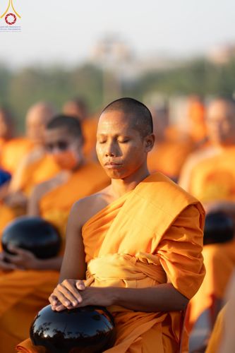 ภาพ No.185751:พิธีตักบาตรพระ 10,000 รูป ครั้งที่ 3 เนื่องในโอกาส 193 ปี จังหวัดกาญจนบุรี อุทิศส่วนกุศลให้แด่บรรพชน และเพื่อช่วยเหลือผู้ประสบภัยพิบัติต่างๆ วันเสาร์ที่ 21 ธันวาคม พ.ศ. 2567