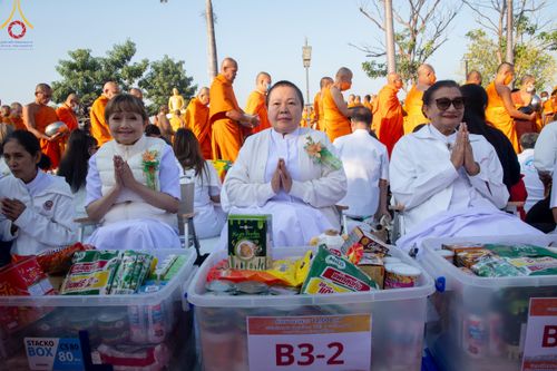 ภาพ No.185778:พิธีตักบาตรพระ 10,000 รูป ครั้งที่ 3 เนื่องในโอกาส 193 ปี จังหวัดกาญจนบุรี อุทิศส่วนกุศลให้แด่บรรพชน และเพื่อช่วยเหลือผู้ประสบภัยพิบัติต่างๆ วันเสาร์ที่ 21 ธันวาคม พ.ศ. 2567