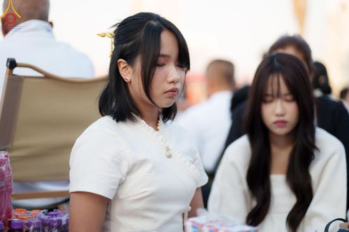 ภาพ No.185781:พิธีตักบาตรพระ 10,000 รูป ครั้งที่ 3 เนื่องในโอกาส 193 ปี จังหวัดกาญจนบุรี อุทิศส่วนกุศลให้แด่บรรพชน และเพื่อช่วยเหลือผู้ประสบภัยพิบัติต่างๆ วันเสาร์ที่ 21 ธันวาคม พ.ศ. 2567