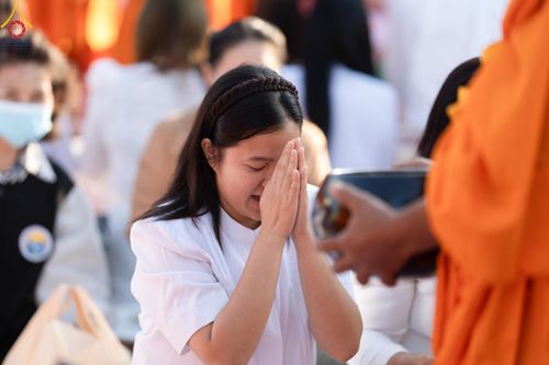 ภาพ No.185787:พิธีตักบาตรพระ 10,000 รูป ครั้งที่ 3 เนื่องในโอกาส 193 ปี จังหวัดกาญจนบุรี อุทิศส่วนกุศลให้แด่บรรพชน และเพื่อช่วยเหลือผู้ประสบภัยพิบัติต่างๆ วันเสาร์ที่ 21 ธันวาคม พ.ศ. 2567