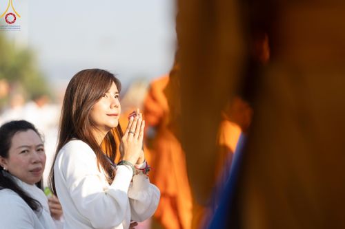 ภาพ No.185800:พิธีตักบาตรพระ 10,000 รูป ครั้งที่ 3 เนื่องในโอกาส 193 ปี จังหวัดกาญจนบุรี อุทิศส่วนกุศลให้แด่บรรพชน และเพื่อช่วยเหลือผู้ประสบภัยพิบัติต่างๆ วันเสาร์ที่ 21 ธันวาคม พ.ศ. 2567