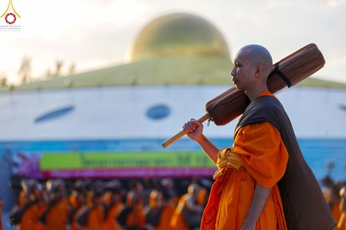 ภาพ No.187060:พระธรรมยาตราปฏิบัติธรรม และถ่ายภาพหมู่ประวัติศาสตร์ ปีที่ 13 ณ ลานทิศตะวันออก มหาวิหารพระมงคลเทพมุนี วัดพระธรรมกาย จ.ปทุมธานี วันเสาร์ที่ 28 ธันวาคม พ.ศ. 2567