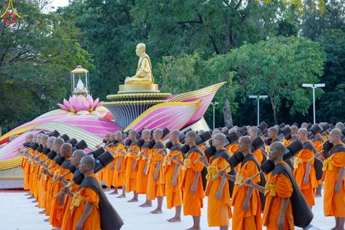 ภาพ No.187076:พระธรรมยาตราปฏิบัติธรรม และถ่ายภาพหมู่ประวัติศาสตร์ ปีที่ 13 ณ ลานทิศตะวันออก มหาวิหารพระมงคลเทพมุนี วัดพระธรรมกาย จ.ปทุมธานี วันเสาร์ที่ 28 ธันวาคม พ.ศ. 2567