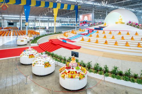 ภาพ No.188043:พิธีบูชาข้าวพระ วันขึ้นปีใหม่ 2568 ณ วัดพระธรรมกาย จ.ปทุมธานี วันที่ 1 มกราคม พ.ศ. 2568