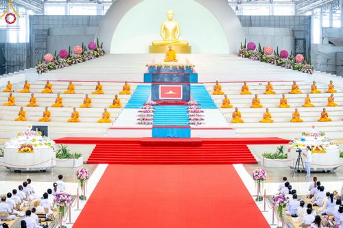ภาพ No.188047:พิธีบูชาข้าวพระ วันขึ้นปีใหม่ 2568 ณ วัดพระธรรมกาย จ.ปทุมธานี วันที่ 1 มกราคม พ.ศ. 2568