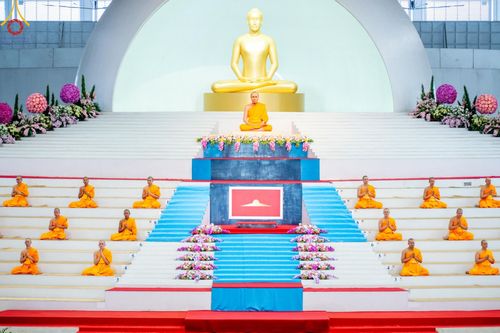 ภาพ No.188046:พิธีบูชาข้าวพระ วันขึ้นปีใหม่ 2568 ณ วัดพระธรรมกาย จ.ปทุมธานี วันที่ 1 มกราคม พ.ศ. 2568