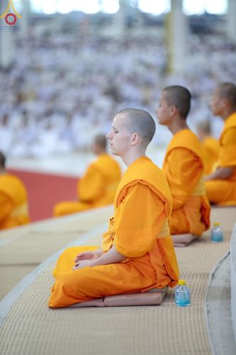 ภาพ No.188055:พิธีบูชาข้าวพระ วันขึ้นปีใหม่ 2568 ณ วัดพระธรรมกาย จ.ปทุมธานี วันที่ 1 มกราคม พ.ศ. 2568