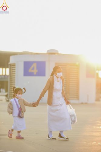 ภาพ No.188104:พิธีตักบาตรฉลองพระใหม่ ต้อนรับพุทธศักราช 2568 ณ ลานธรรมพระมหาธรรมกายเจดีย์ วัดพระธรรมกาย จ.ปทุมธานี วันที่ 1 มกราคม พ.ศ. 2568