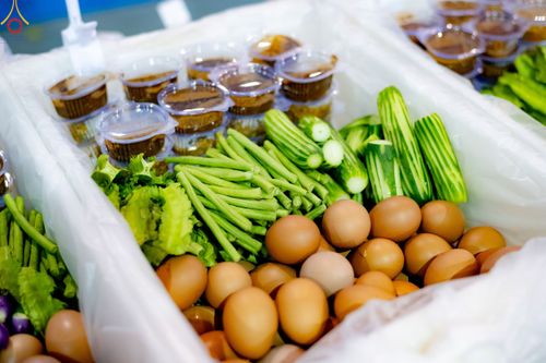 ภาพ No.188208:พิธีถวายภัตตาหารเป็นสังฆทาน แด่พระธรรมยาตรา ในโครงการธรรมยาตรา กตัญญูบูชา มหาปูชนียาจารย์ พระมงคลเทพมุนี(สด จนฺทสโร) พระผู้ปราบมาร อนุสรณ์สถาน 7 แห่ง ปีที่ 13 ณ สภาธรรมกายสากล วัดพระธรรมกาย วันที่ 2 มกราคม พ.ศ. 2568