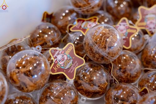 ภาพ No.188218:พิธีถวายภัตตาหารเป็นสังฆทาน แด่พระธรรมยาตรา ในโครงการธรรมยาตรา กตัญญูบูชา มหาปูชนียาจารย์ พระมงคลเทพมุนี(สด จนฺทสโร) พระผู้ปราบมาร อนุสรณ์สถาน 7 แห่ง ปีที่ 13 ณ สภาธรรมกายสากล วัดพระธรรมกาย วันที่ 2 มกราคม พ.ศ. 2568