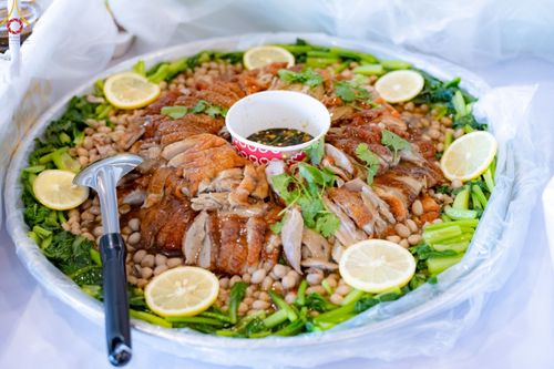 ภาพ No.188224:พิธีถวายภัตตาหารเป็นสังฆทาน แด่พระธรรมยาตรา ในโครงการธรรมยาตรา กตัญญูบูชา มหาปูชนียาจารย์ พระมงคลเทพมุนี(สด จนฺทสโร) พระผู้ปราบมาร อนุสรณ์สถาน 7 แห่ง ปีที่ 13 ณ สภาธรรมกายสากล วัดพระธรรมกาย วันที่ 2 มกราคม พ.ศ. 2568