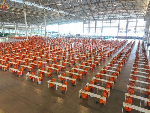 ภาพ No.188261:พิธีถวายภัตตาหารเป็นสังฆทาน แด่พระธรรมยาตรา ในโครงการธรรมยาตรา กตัญญูบูชา มหาปูชนียาจารย์ พระมงคลเทพมุนี(สด จนฺทสโร) พระผู้ปราบมาร อนุสรณ์สถาน 7 แห่ง ปีที่ 13 ณ สภาธรรมกายสากล วัดพระธรรมกาย วันที่ 2 มกราคม พ.ศ. 2568