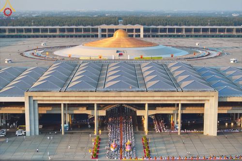 ภาพ No.188454:พิธีต้อนรับพระธรรมยาตรา ในโครงการธรรมยาตรา กตัญญูบูชา มหาปูชนียาจารย์ พระมงคลเทพมุนี(สด จนฺทสโร) พระผู้ปราบมาร อนุสรณ์สถาน 7 แห่ง ปีที่ 13 วันที่ 2 มกราคม พ.ศ. 2568 ณ วัดพระธรรมกาย จ.ปทุมธานี