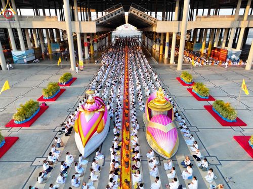 ภาพ No.188459:พิธีต้อนรับพระธรรมยาตรา ในโครงการธรรมยาตรา กตัญญูบูชา มหาปูชนียาจารย์ พระมงคลเทพมุนี(สด จนฺทสโร) พระผู้ปราบมาร อนุสรณ์สถาน 7 แห่ง ปีที่ 13 วันที่ 2 มกราคม พ.ศ. 2568 ณ วัดพระธรรมกาย จ.ปทุมธานี