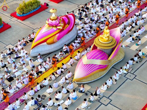ภาพ No.188460:พิธีต้อนรับพระธรรมยาตรา ในโครงการธรรมยาตรา กตัญญูบูชา มหาปูชนียาจารย์ พระมงคลเทพมุนี(สด จนฺทสโร) พระผู้ปราบมาร อนุสรณ์สถาน 7 แห่ง ปีที่ 13 วันที่ 2 มกราคม พ.ศ. 2568 ณ วัดพระธรรมกาย จ.ปทุมธานี