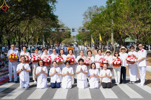 ภาพ No.188586:พิธีต้อนรับพระธรรมยาตรา ในโครงการธรรมยาตรา กตัญญูบูชา มหาปูชนียาจารย์ พระมงคลเทพมุนี(สด จนฺทสโร) พระผู้ปราบมาร อนุสรณ์สถาน 7 แห่ง ปีที่ 13 วันที่ 2 มกราคม พ.ศ. 2568 ณ วัดพระธรรมกาย จ.ปทุมธานี