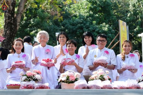 ภาพ No.188592:พิธีต้อนรับพระธรรมยาตรา ในโครงการธรรมยาตรา กตัญญูบูชา มหาปูชนียาจารย์ พระมงคลเทพมุนี(สด จนฺทสโร) พระผู้ปราบมาร อนุสรณ์สถาน 7 แห่ง ปีที่ 13 วันที่ 2 มกราคม พ.ศ. 2568 ณ วัดพระธรรมกาย จ.ปทุมธานี