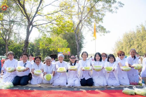 ภาพ No.188593:พิธีต้อนรับพระธรรมยาตรา ในโครงการธรรมยาตรา กตัญญูบูชา มหาปูชนียาจารย์ พระมงคลเทพมุนี(สด จนฺทสโร) พระผู้ปราบมาร อนุสรณ์สถาน 7 แห่ง ปีที่ 13 วันที่ 2 มกราคม พ.ศ. 2568 ณ วัดพระธรรมกาย จ.ปทุมธานี