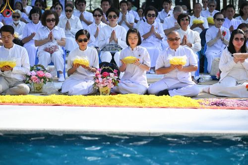 ภาพ No.188597:พิธีต้อนรับพระธรรมยาตรา ในโครงการธรรมยาตรา กตัญญูบูชา มหาปูชนียาจารย์ พระมงคลเทพมุนี(สด จนฺทสโร) พระผู้ปราบมาร อนุสรณ์สถาน 7 แห่ง ปีที่ 13 วันที่ 2 มกราคม พ.ศ. 2568 ณ วัดพระธรรมกาย จ.ปทุมธานี