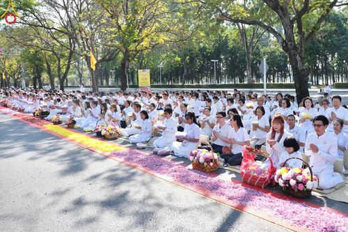 ภาพ No.188598:พิธีต้อนรับพระธรรมยาตรา ในโครงการธรรมยาตรา กตัญญูบูชา มหาปูชนียาจารย์ พระมงคลเทพมุนี(สด จนฺทสโร) พระผู้ปราบมาร อนุสรณ์สถาน 7 แห่ง ปีที่ 13 วันที่ 2 มกราคม พ.ศ. 2568 ณ วัดพระธรรมกาย จ.ปทุมธานี