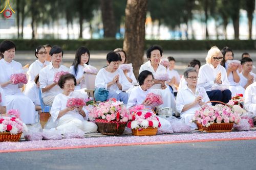 ภาพ No.188603:พิธีต้อนรับพระธรรมยาตรา ในโครงการธรรมยาตรา กตัญญูบูชา มหาปูชนียาจารย์ พระมงคลเทพมุนี(สด จนฺทสโร) พระผู้ปราบมาร อนุสรณ์สถาน 7 แห่ง ปีที่ 13 วันที่ 2 มกราคม พ.ศ. 2568 ณ วัดพระธรรมกาย จ.ปทุมธานี