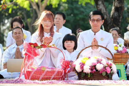 ภาพ No.188604:พิธีต้อนรับพระธรรมยาตรา ในโครงการธรรมยาตรา กตัญญูบูชา มหาปูชนียาจารย์ พระมงคลเทพมุนี(สด จนฺทสโร) พระผู้ปราบมาร อนุสรณ์สถาน 7 แห่ง ปีที่ 13 วันที่ 2 มกราคม พ.ศ. 2568 ณ วัดพระธรรมกาย จ.ปทุมธานี