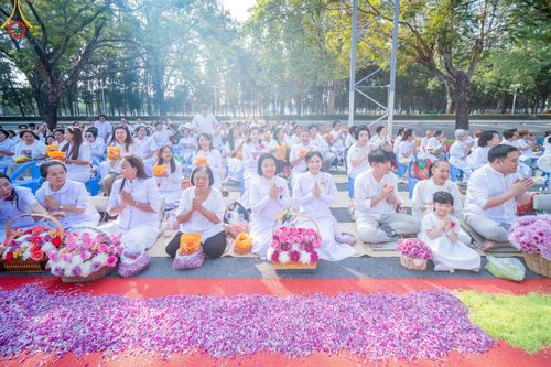 ภาพ No.188612:พิธีต้อนรับพระธรรมยาตรา ในโครงการธรรมยาตรา กตัญญูบูชา มหาปูชนียาจารย์ พระมงคลเทพมุนี(สด จนฺทสโร) พระผู้ปราบมาร อนุสรณ์สถาน 7 แห่ง ปีที่ 13 วันที่ 2 มกราคม พ.ศ. 2568 ณ วัดพระธรรมกาย จ.ปทุมธานี