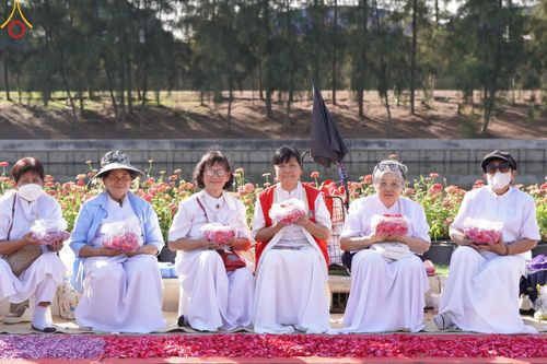 ภาพ No.188615:พิธีต้อนรับพระธรรมยาตรา ในโครงการธรรมยาตรา กตัญญูบูชา มหาปูชนียาจารย์ พระมงคลเทพมุนี(สด จนฺทสโร) พระผู้ปราบมาร อนุสรณ์สถาน 7 แห่ง ปีที่ 13 วันที่ 2 มกราคม พ.ศ. 2568 ณ วัดพระธรรมกาย จ.ปทุมธานี