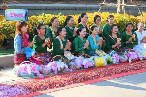 ภาพ No.188616:พิธีต้อนรับพระธรรมยาตรา ในโครงการธรรมยาตรา กตัญญูบูชา มหาปูชนียาจารย์ พระมงคลเทพมุนี(สด จนฺทสโร) พระผู้ปราบมาร อนุสรณ์สถาน 7 แห่ง ปีที่ 13 วันที่ 2 มกราคม พ.ศ. 2568 ณ วัดพระธรรมกาย จ.ปทุมธานี