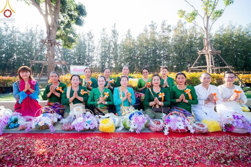 ภาพ No.188617:พิธีต้อนรับพระธรรมยาตรา ในโครงการธรรมยาตรา กตัญญูบูชา มหาปูชนียาจารย์ พระมงคลเทพมุนี(สด จนฺทสโร) พระผู้ปราบมาร อนุสรณ์สถาน 7 แห่ง ปีที่ 13 วันที่ 2 มกราคม พ.ศ. 2568 ณ วัดพระธรรมกาย จ.ปทุมธานี