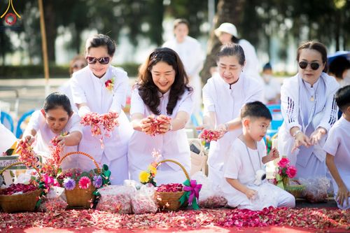 ภาพ No.188618:พิธีต้อนรับพระธรรมยาตรา ในโครงการธรรมยาตรา กตัญญูบูชา มหาปูชนียาจารย์ พระมงคลเทพมุนี(สด จนฺทสโร) พระผู้ปราบมาร อนุสรณ์สถาน 7 แห่ง ปีที่ 13 วันที่ 2 มกราคม พ.ศ. 2568 ณ วัดพระธรรมกาย จ.ปทุมธานี