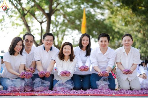 ภาพ No.188619:พิธีต้อนรับพระธรรมยาตรา ในโครงการธรรมยาตรา กตัญญูบูชา มหาปูชนียาจารย์ พระมงคลเทพมุนี(สด จนฺทสโร) พระผู้ปราบมาร อนุสรณ์สถาน 7 แห่ง ปีที่ 13 วันที่ 2 มกราคม พ.ศ. 2568 ณ วัดพระธรรมกาย จ.ปทุมธานี