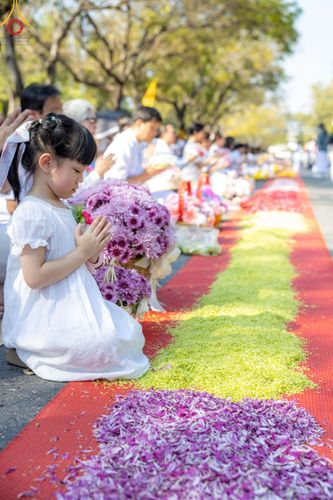 ภาพ No.188639:พิธีต้อนรับพระธรรมยาตรา ในโครงการธรรมยาตรา กตัญญูบูชา มหาปูชนียาจารย์ พระมงคลเทพมุนี(สด จนฺทสโร) พระผู้ปราบมาร อนุสรณ์สถาน 7 แห่ง ปีที่ 13 วันที่ 2 มกราคม พ.ศ. 2568 ณ วัดพระธรรมกาย จ.ปทุมธานี
