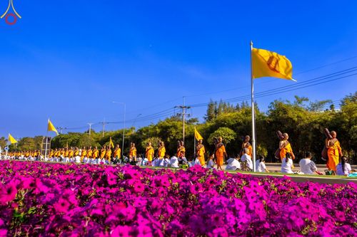 ภาพ No.188649:พิธีต้อนรับพระธรรมยาตรา ในโครงการธรรมยาตรา กตัญญูบูชา มหาปูชนียาจารย์ พระมงคลเทพมุนี(สด จนฺทสโร) พระผู้ปราบมาร อนุสรณ์สถาน 7 แห่ง ปีที่ 13 วันที่ 2 มกราคม พ.ศ. 2568 ณ วัดพระธรรมกาย จ.ปทุมธานี