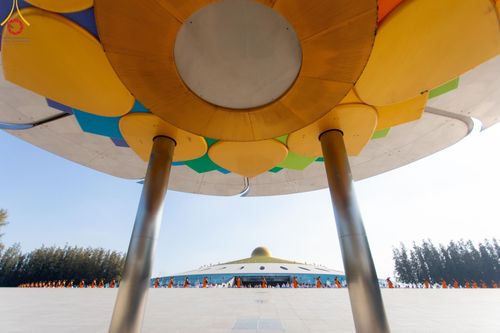 ภาพ No.188653:พิธีต้อนรับพระธรรมยาตรา ในโครงการธรรมยาตรา กตัญญูบูชา มหาปูชนียาจารย์ พระมงคลเทพมุนี(สด จนฺทสโร) พระผู้ปราบมาร อนุสรณ์สถาน 7 แห่ง ปีที่ 13 วันที่ 2 มกราคม พ.ศ. 2568 ณ วัดพระธรรมกาย จ.ปทุมธานี