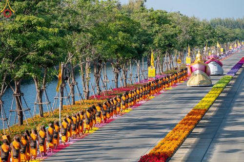 ภาพ No.188657:พิธีต้อนรับพระธรรมยาตรา ในโครงการธรรมยาตรา กตัญญูบูชา มหาปูชนียาจารย์ พระมงคลเทพมุนี(สด จนฺทสโร) พระผู้ปราบมาร อนุสรณ์สถาน 7 แห่ง ปีที่ 13 วันที่ 2 มกราคม พ.ศ. 2568 ณ วัดพระธรรมกาย จ.ปทุมธานี