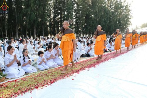 ภาพ No.188658:พิธีต้อนรับพระธรรมยาตรา ในโครงการธรรมยาตรา กตัญญูบูชา มหาปูชนียาจารย์ พระมงคลเทพมุนี(สด จนฺทสโร) พระผู้ปราบมาร อนุสรณ์สถาน 7 แห่ง ปีที่ 13 วันที่ 2 มกราคม พ.ศ. 2568 ณ วัดพระธรรมกาย จ.ปทุมธานี