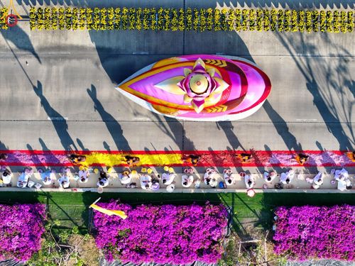 ภาพ No.188672:พิธีต้อนรับพระธรรมยาตรา ในโครงการธรรมยาตรา กตัญญูบูชา มหาปูชนียาจารย์ พระมงคลเทพมุนี(สด จนฺทสโร) พระผู้ปราบมาร อนุสรณ์สถาน 7 แห่ง ปีที่ 13 วันที่ 2 มกราคม พ.ศ. 2568 ณ วัดพระธรรมกาย จ.ปทุมธานี