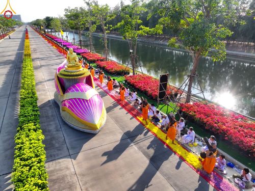 ภาพ No.188673:พิธีต้อนรับพระธรรมยาตรา ในโครงการธรรมยาตรา กตัญญูบูชา มหาปูชนียาจารย์ พระมงคลเทพมุนี(สด จนฺทสโร) พระผู้ปราบมาร อนุสรณ์สถาน 7 แห่ง ปีที่ 13 วันที่ 2 มกราคม พ.ศ. 2568 ณ วัดพระธรรมกาย จ.ปทุมธานี