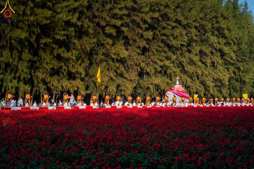 ภาพ No.188677:พิธีต้อนรับพระธรรมยาตรา ในโครงการธรรมยาตรา กตัญญูบูชา มหาปูชนียาจารย์ พระมงคลเทพมุนี(สด จนฺทสโร) พระผู้ปราบมาร อนุสรณ์สถาน 7 แห่ง ปีที่ 13 วันที่ 2 มกราคม พ.ศ. 2568 ณ วัดพระธรรมกาย จ.ปทุมธานี