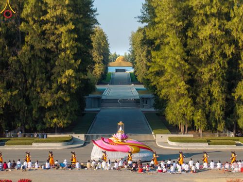 ภาพ No.188682:พิธีต้อนรับพระธรรมยาตรา ในโครงการธรรมยาตรา กตัญญูบูชา มหาปูชนียาจารย์ พระมงคลเทพมุนี(สด จนฺทสโร) พระผู้ปราบมาร อนุสรณ์สถาน 7 แห่ง ปีที่ 13 วันที่ 2 มกราคม พ.ศ. 2568 ณ วัดพระธรรมกาย จ.ปทุมธานี