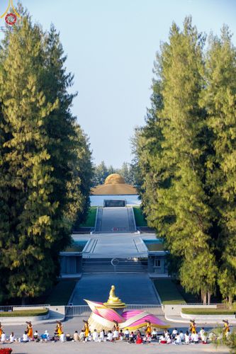 ภาพ No.188684:พิธีต้อนรับพระธรรมยาตรา ในโครงการธรรมยาตรา กตัญญูบูชา มหาปูชนียาจารย์ พระมงคลเทพมุนี(สด จนฺทสโร) พระผู้ปราบมาร อนุสรณ์สถาน 7 แห่ง ปีที่ 13 วันที่ 2 มกราคม พ.ศ. 2568 ณ วัดพระธรรมกาย จ.ปทุมธานี