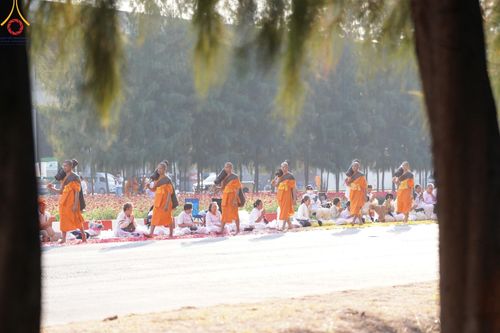 ภาพ No.188688:พิธีต้อนรับพระธรรมยาตรา ในโครงการธรรมยาตรา กตัญญูบูชา มหาปูชนียาจารย์ พระมงคลเทพมุนี(สด จนฺทสโร) พระผู้ปราบมาร อนุสรณ์สถาน 7 แห่ง ปีที่ 13 วันที่ 2 มกราคม พ.ศ. 2568 ณ วัดพระธรรมกาย จ.ปทุมธานี