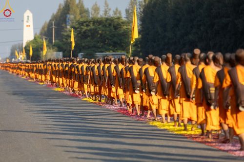 ภาพ No.188695:พิธีต้อนรับพระธรรมยาตรา ในโครงการธรรมยาตรา กตัญญูบูชา มหาปูชนียาจารย์ พระมงคลเทพมุนี(สด จนฺทสโร) พระผู้ปราบมาร อนุสรณ์สถาน 7 แห่ง ปีที่ 13 วันที่ 2 มกราคม พ.ศ. 2568 ณ วัดพระธรรมกาย จ.ปทุมธานี
