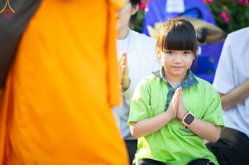 ภาพ No.188704:พิธีต้อนรับพระธรรมยาตรา ในโครงการธรรมยาตรา กตัญญูบูชา มหาปูชนียาจารย์ พระมงคลเทพมุนี(สด จนฺทสโร) พระผู้ปราบมาร อนุสรณ์สถาน 7 แห่ง ปีที่ 13 วันที่ 2 มกราคม พ.ศ. 2568 ณ วัดพระธรรมกาย จ.ปทุมธานี