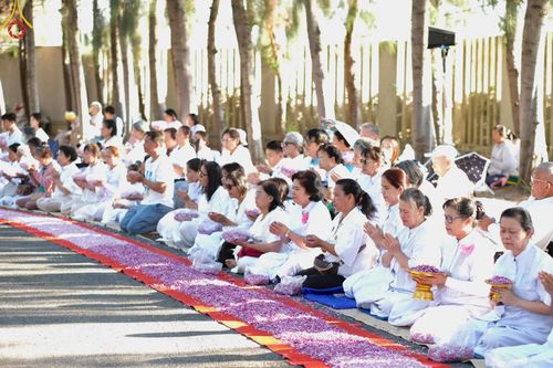 ภาพ No.188807:พิธีต้อนรับพระธรรมยาตรา ในโครงการธรรมยาตรา กตัญญูบูชา มหาปูชนียาจารย์ พระมงคลเทพมุนี(สด จนฺทสโร) พระผู้ปราบมาร อนุสรณ์สถาน 7 แห่ง ปีที่ 13 วันที่ 3 มกราคม พ.ศ. 2568 ณ อนุสรณ์สถานมหาวิหารพระมงคลเทพมุนี (โลตัสแลนด์) อ.สองพี่น้อง จ.สุพรรณบุรี